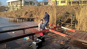 Powstaje kolejny pomost na przystani